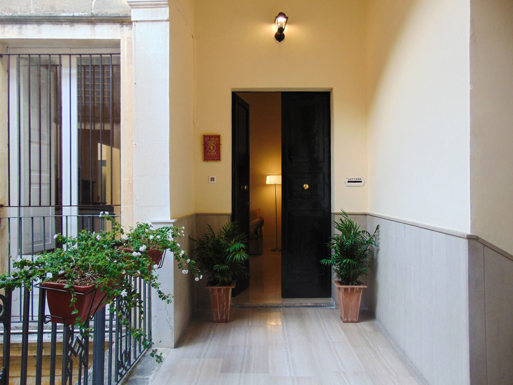 4 Balconi Rooms-Boutique B&B Lecce Exterior foto